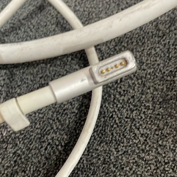 Apple White Charging Adapter - Picture 3 of 6